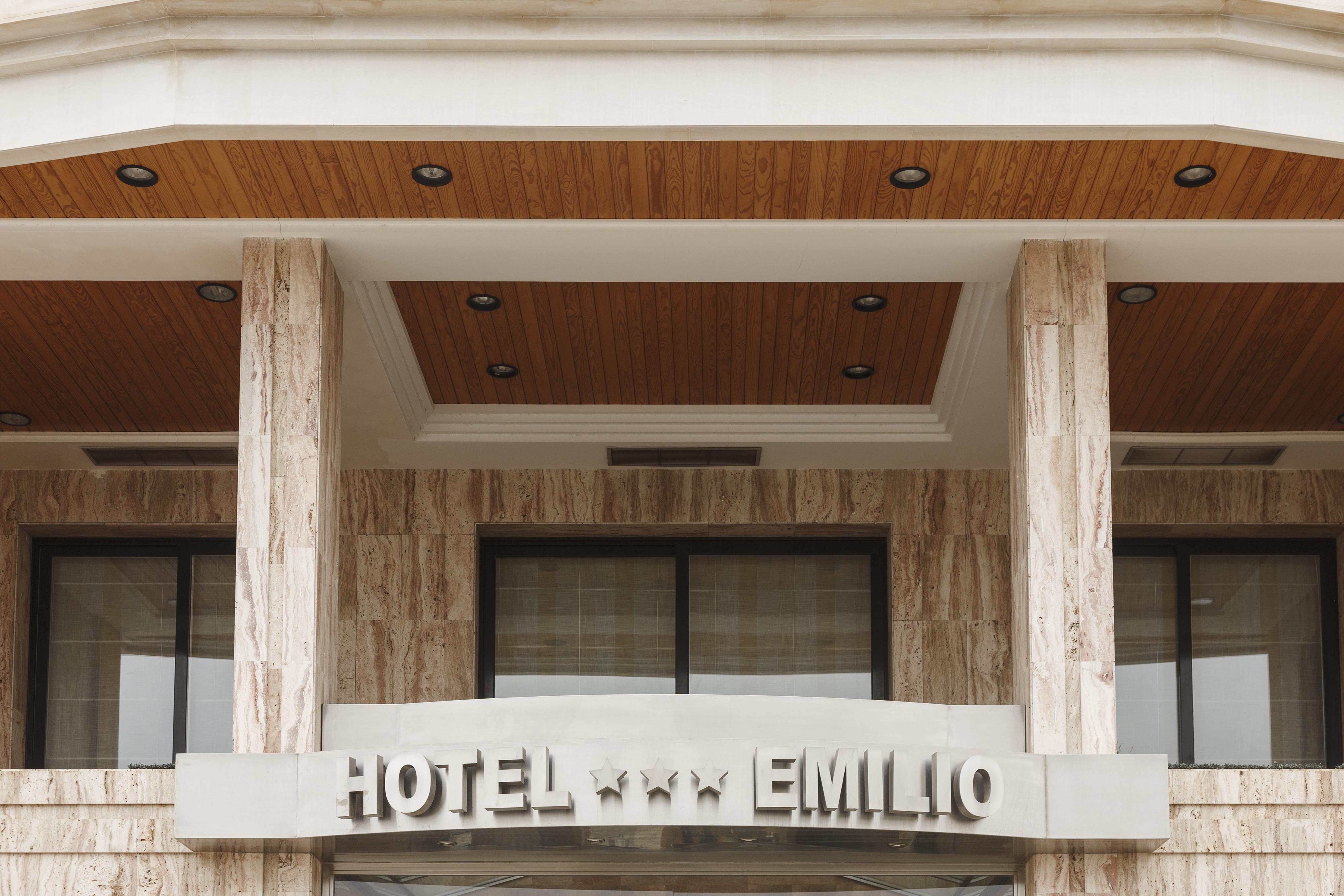 Hotel Restaurante Emilio Hellín Exterior foto